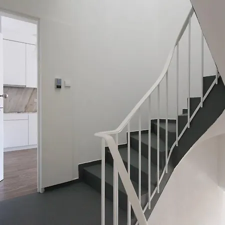 Urban Views - Ml Inspired In Serralves * 波尔图