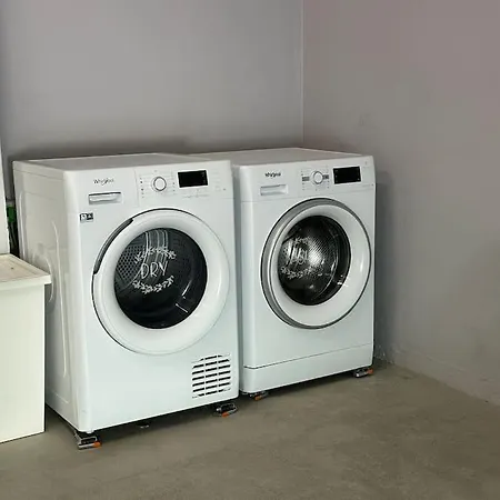 Urban Views - Ml Inspired In Serralves Daire *